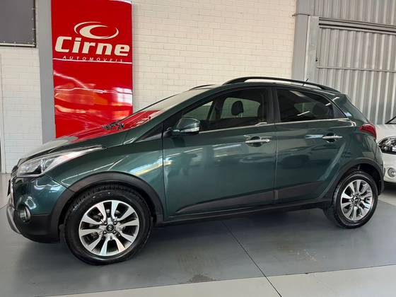 HYUNDAI HB20X 1.6 16V PREMIUM FLEX 4P AUTOMÁTICO HYUNDAI HB20X 1.6 16V PREMIUM FLEX 4P AUTOMÁTICO